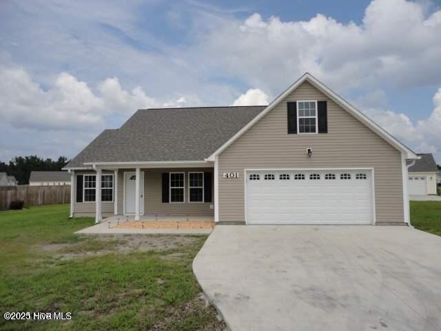 401 Dylan Ct in Beulaville, NC - Building Photo