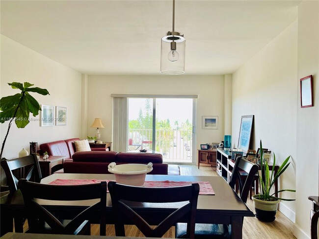 property at 1455 N Treasure Dr