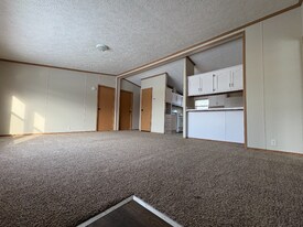 134 Scarlet Oak Ln in Oxford, MI - Building Photo