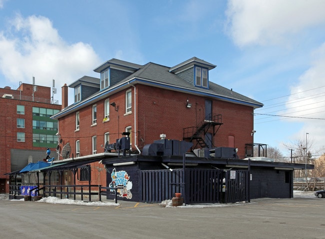 1 Blue Goose St