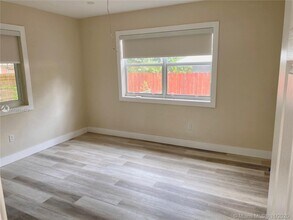 1147 NE 113th St in Miami, FL - Building Photo - Building Photo