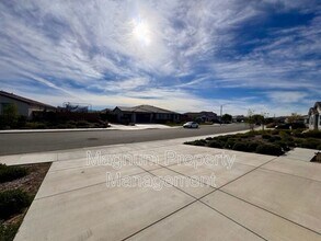 31310 Reserve Dr in Winchester, CA - Building Photo - Building Photo