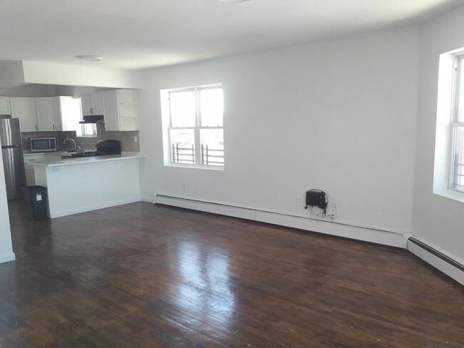 680 Wortman Ave, Unit 2