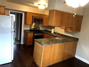 13589 Whitney Rd in Strongsville, OH - Building Photo - Building Photo