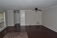 8719 Ilona Ln photo'