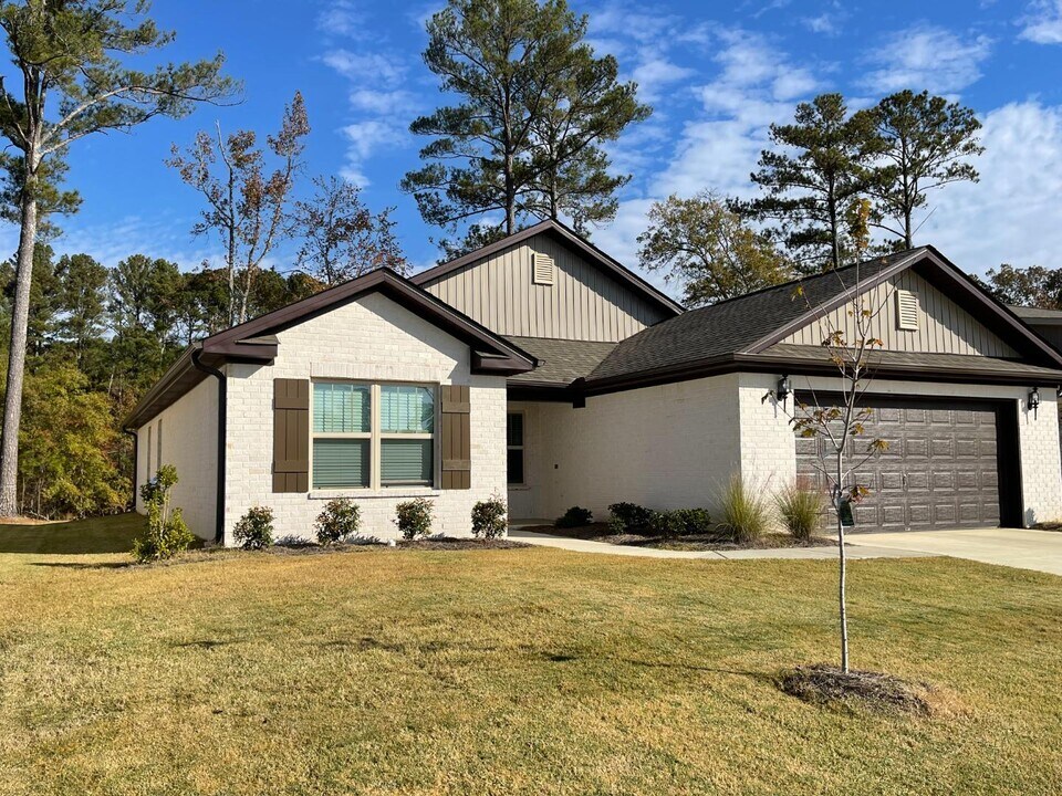 129 Waltrip Dr in Owens Cross Roads, AL - Building Photo