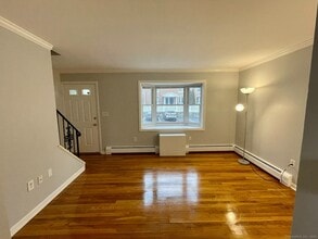 245 Sunnyridge Ave in Fairfield, CT - Building Photo - Building Photo
