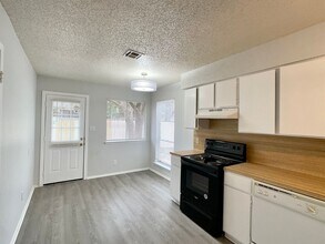 1006 Bird Creek Dr in Austin, TX - Building Photo - Building Photo