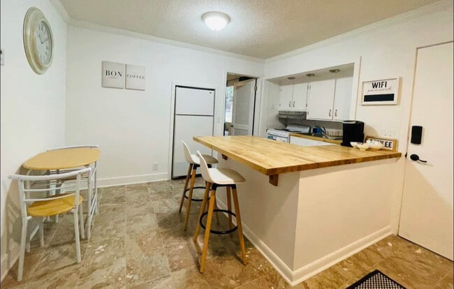 615 Executive Golf Villas Rd in St. Simons Island, GA - Building Photo - Building Photo