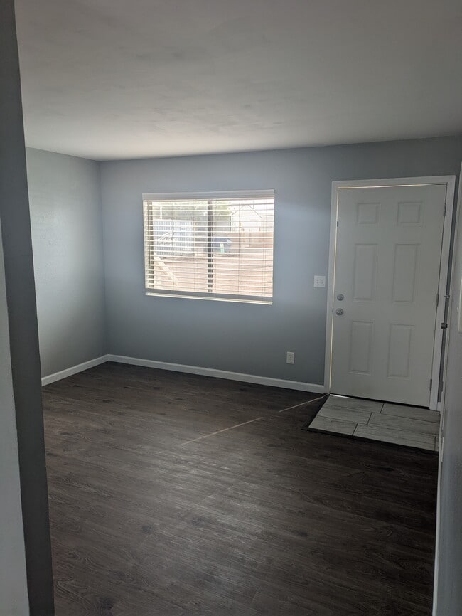 2155 S Apache Dr, Unit 3 in Apache Junction, AZ - Building Photo - Building Photo