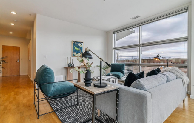 2958 Syracuse St, Unit 303 in Denver, CO - Foto de edificio - Building Photo