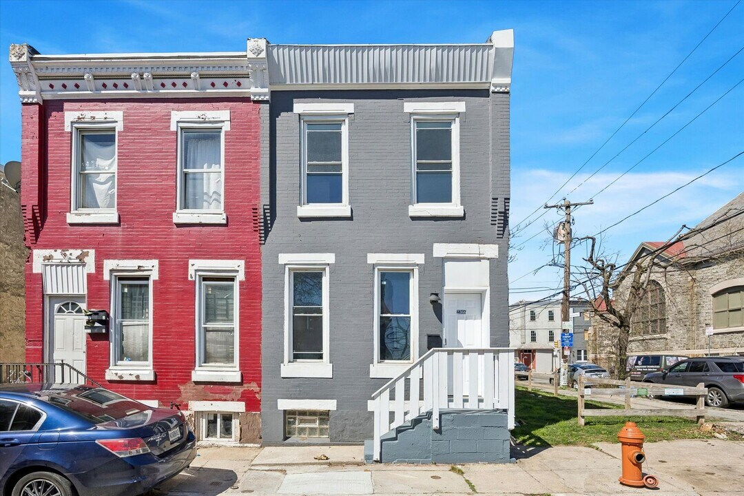 2366 N Bouvier St in Philadelphia, PA - Building Photo