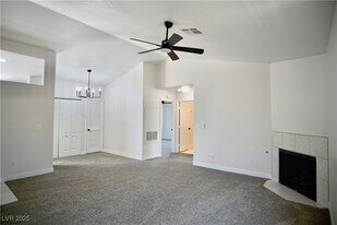 733 Anne Ln in Henderson, NV - Building Photo