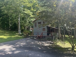 260 Fern Dr in Blairsville, GA - Building Photo - Building Photo