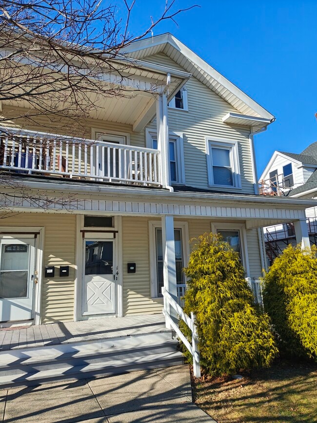 14 Cedar St, Unit 14