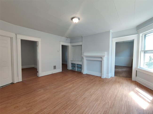 property at 85 N Hamilton St