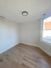 3006 N Troy St, Unit Floor 1 in Chicago, IL - Foto de edificio - Building Photo