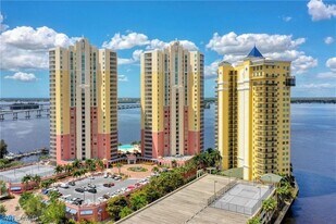 2797 First St in Ft. Myers, FL - Building Photo