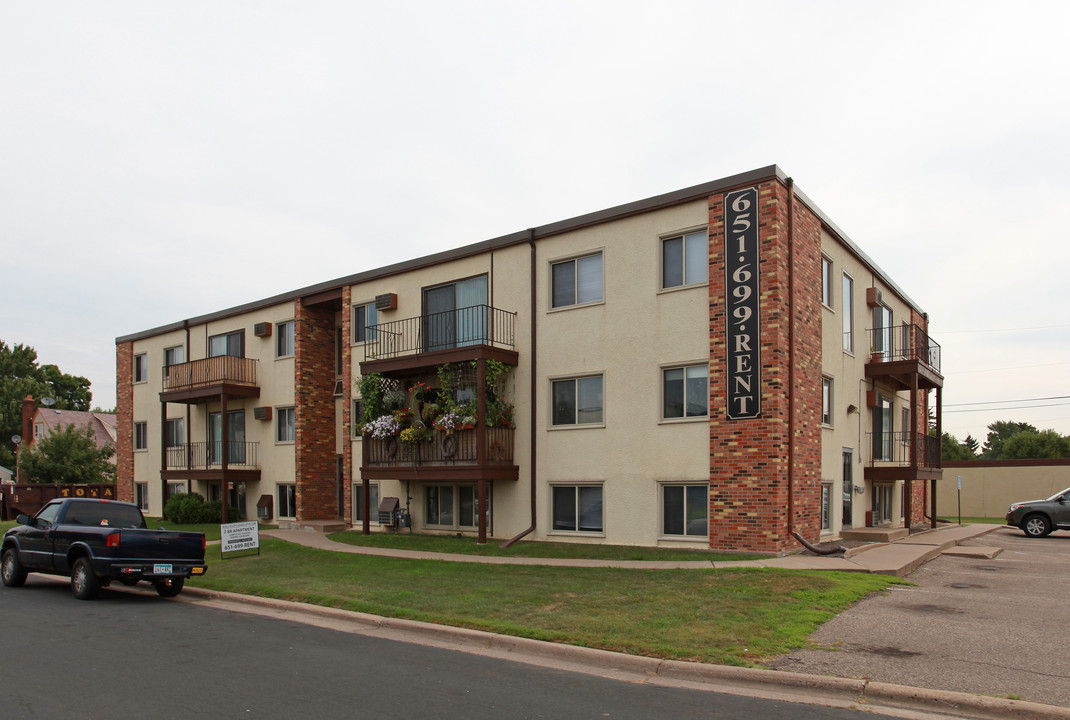 Apartments on 4th Ave in Osseo, MN - Building Photo