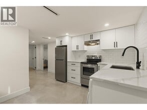 529x Dunbar St in Vancouver, BC - Building Photo - Building Photo