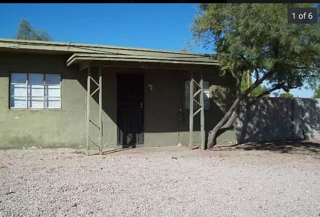 property at 1102 S Bonnie Ln