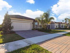 3842 White Alder Wy in Vero Beach, FL - Building Photo - Building Photo