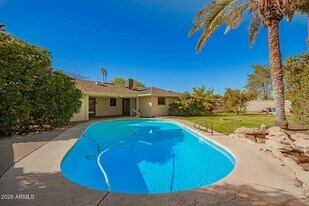 650 E Malibu Dr in Tempe, AZ - Building Photo