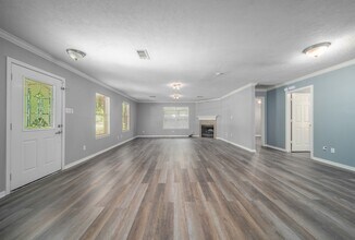 327 Chateau Woods Pkwy Dr in Conroe, TX - Building Photo - Building Photo