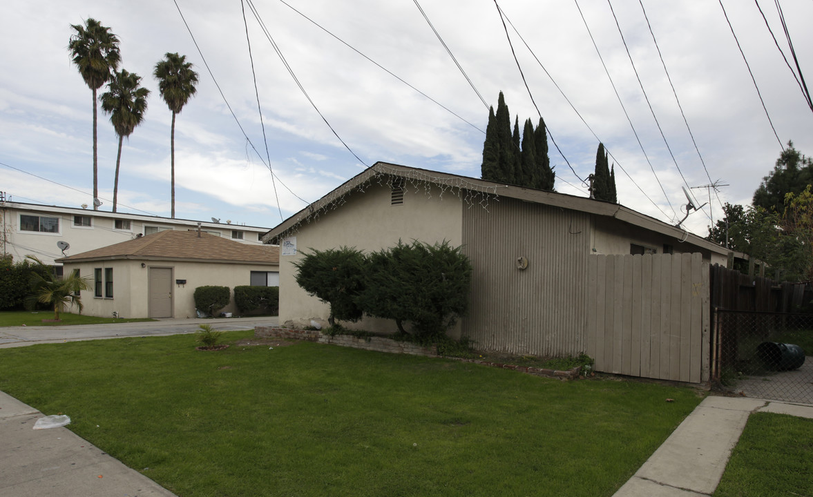 5822-5836 Western Ave in Buena Park, CA - Foto de edificio