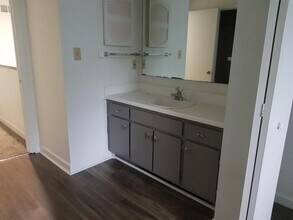 2500 Avent Ferry Rd in Raleigh, NC - Building Photo - Building Photo