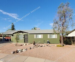 1022 W Hickory St in Mesa, AZ - Building Photo