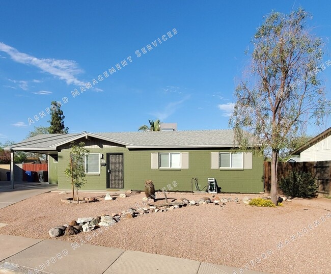 property at 1022 W Hickory St