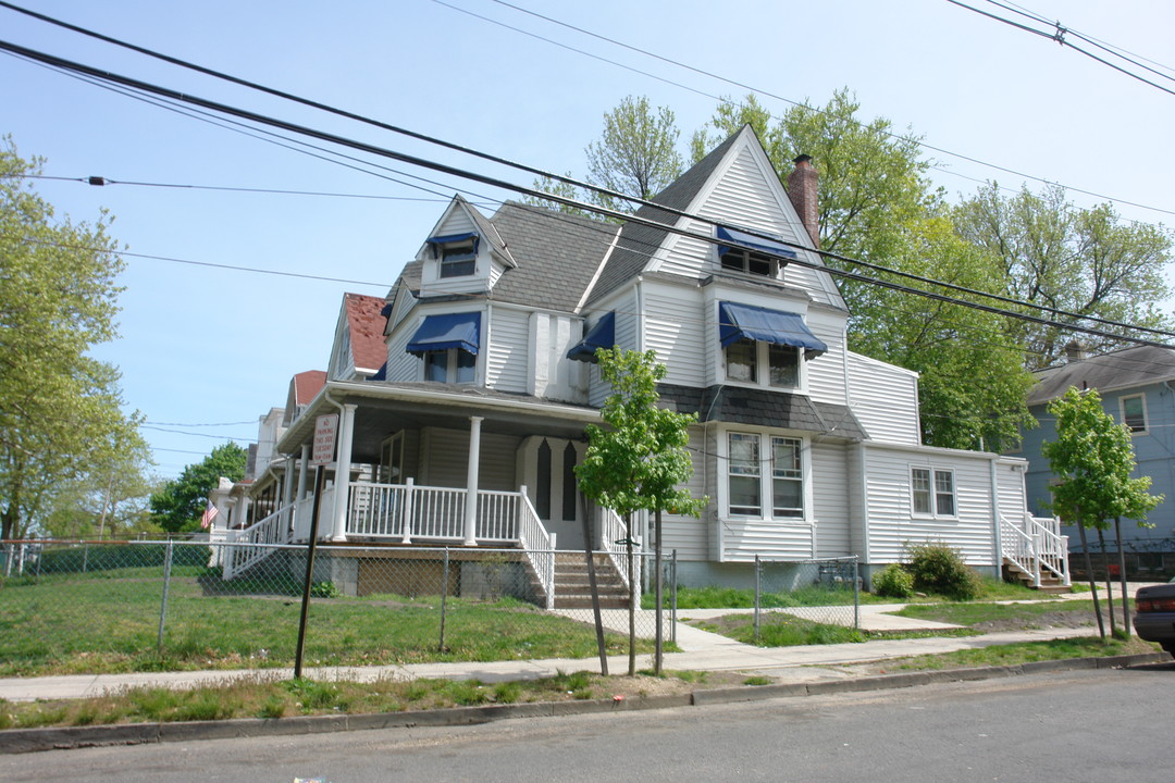 518 Asbury Ave in Asbury Park, NJ - Building Photo