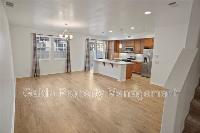 22097 Barrington Way in Santa Clarita, CA - Building Photo - Building Photo