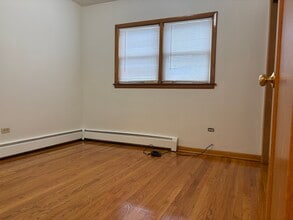 2611 W Logan Blvd, Unit 1S in Chicago, IL - Foto de edificio - Building Photo