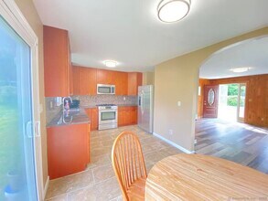 28 Grove Pl in Danbury, CT - Building Photo - Building Photo
