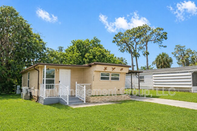 1935 Speck Dr in Holiday, FL - Building Photo - Building Photo