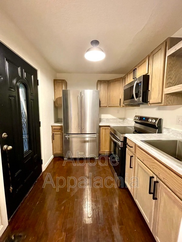 property at 187 Poplar St