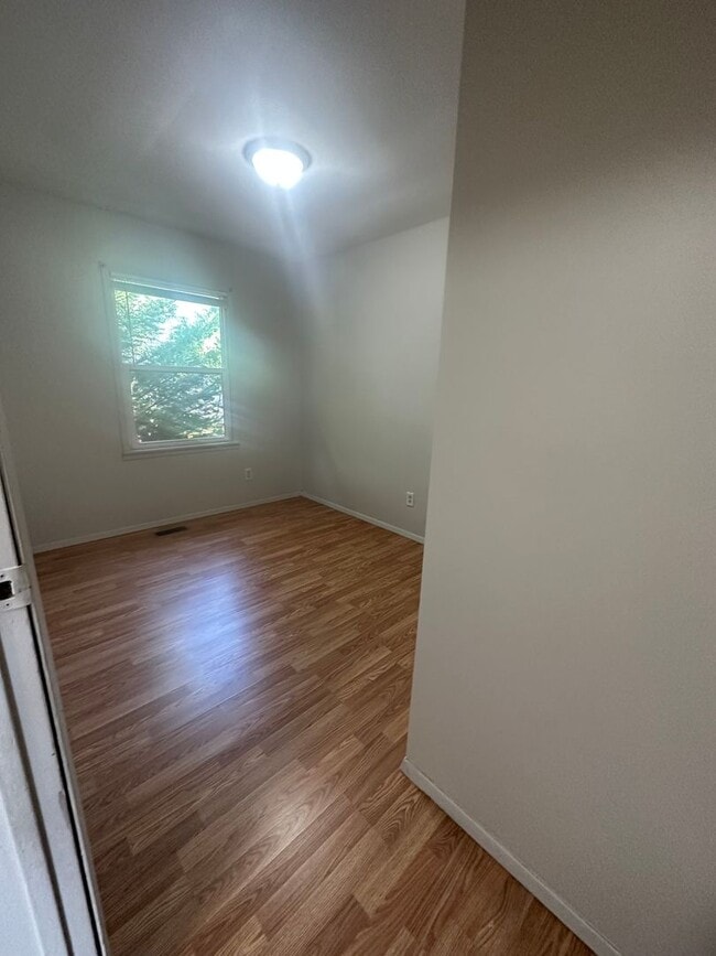 406 E Main St in Glasford, IL - Building Photo - Building Photo