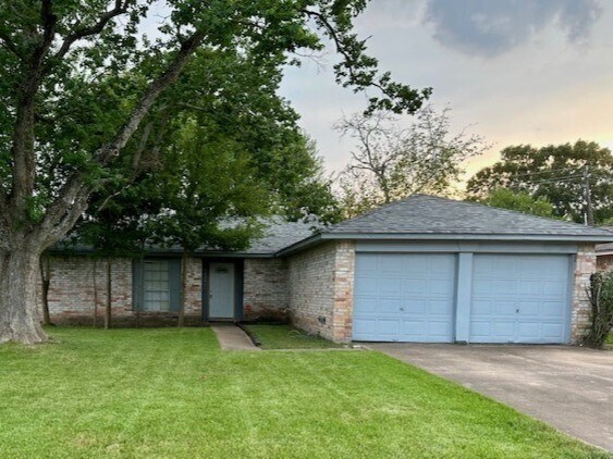 property at 2822 English Colony Dr