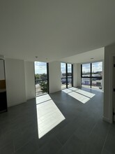 126 NE 21st St, Unit A in Miami, FL - Building Photo - Building Photo