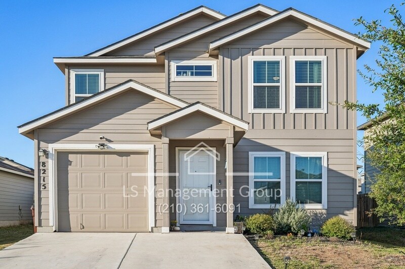 8215 Blue Canal in San Antonio, TX - Building Photo