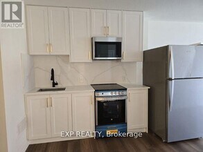 64 Singhampton Rd in Vaughan, ON - Building Photo - Building Photo