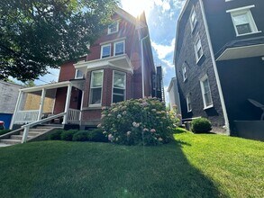 136 S Main St in Phoenixville, PA - Building Photo - Building Photo