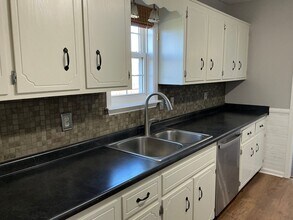 714 Shetland Dr in Oak Grove, KY - Building Photo - Building Photo