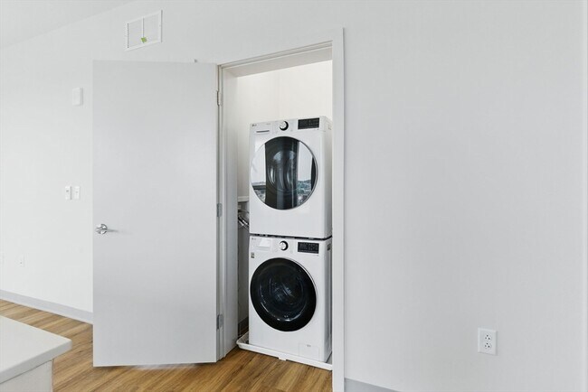 1002 Tremont St, Unit 1115 in Boston, MA - Building Photo - Building Photo