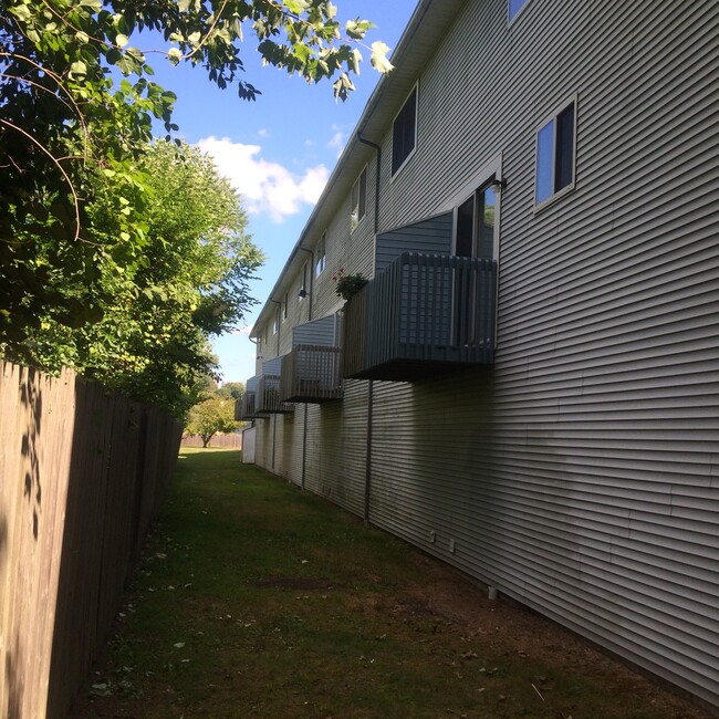 168 Mulloy Rd in Waterbury, CT - Foto de edificio - Building Photo