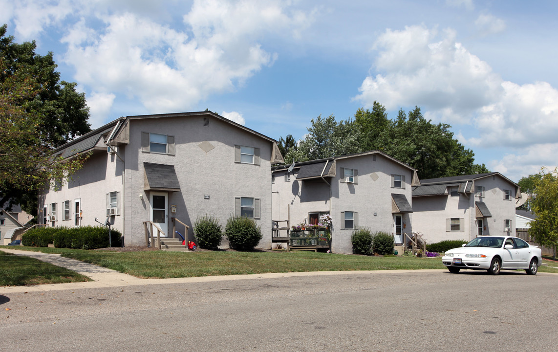 Hoover Garden Apartments in Newark, OH - Building Photo