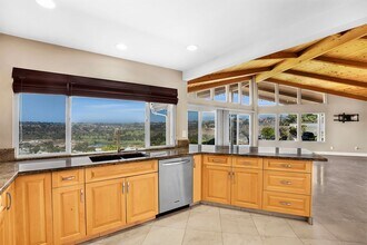 5102 Leicester Way in San Diego, CA - Building Photo - Building Photo