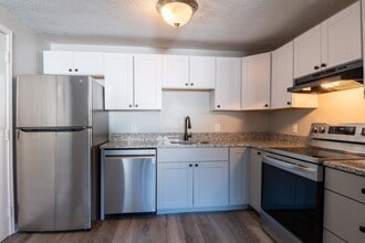 535 Calef Rd in Manchester, NH - Building Photo - Building Photo